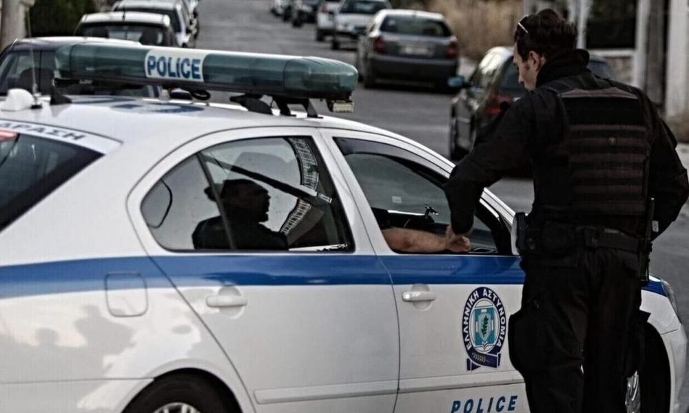 "Ντου" οπαδών και ξύλο στον διαιτητή σε ποδοσφαιρικό αγώνα στα Τρίκαλα!